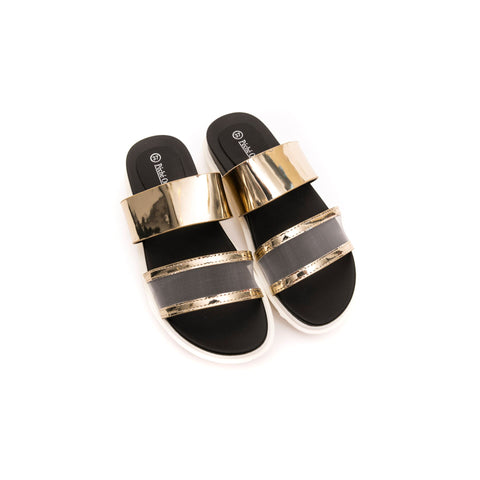 Jag Couture London New York Péché Originel PECP9A406 OroGold jewelry with intricate gold design on a model's hand.