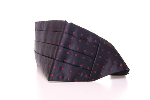 Black waist tuxedo cummerbund by Dolce & Gabbana, featuring smooth fabric and elegant pleats for formal evening wear.