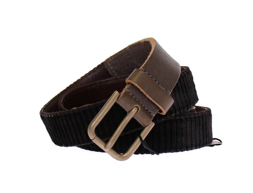 Brown leather Dolce & Gabbana logo belt with sleek design and metal buckle, ideal for stylish waist accessory.