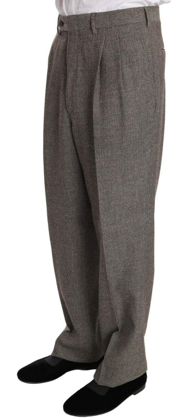 Fendi brown wool single-breasted suit blazer, tailored with a classic fit and button closure, worn on a model.