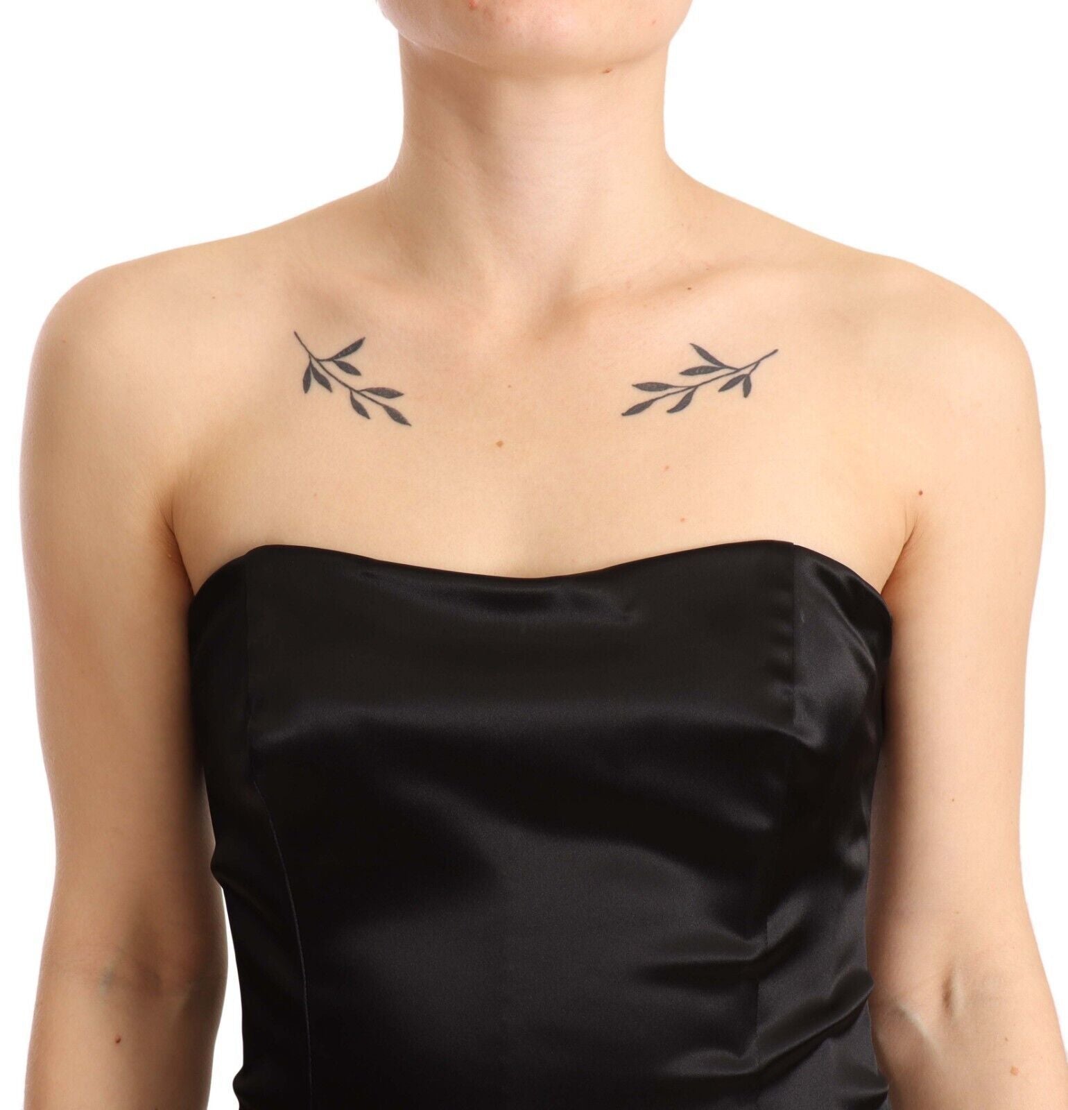 Elegant black silk stretch sheath mermaid gown by Dolce & Gabbana, featuring a fitted silhouette and luxurious fabric.