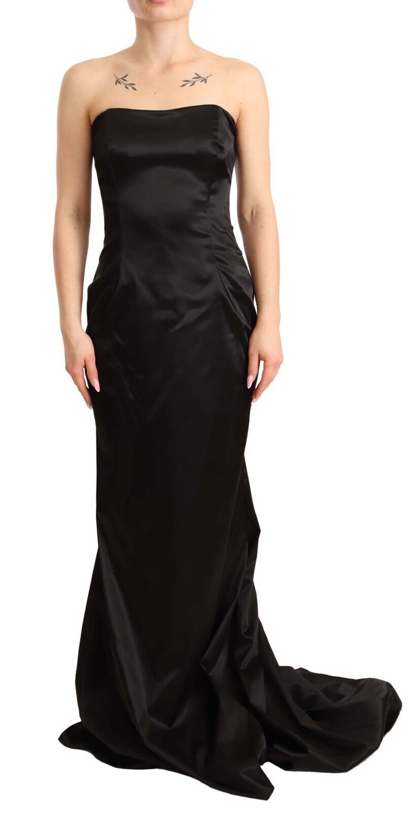 Black silk stretch sheath mermaid gown by Dolce & Gabbana, featuring a fitted silhouette and elegant floor-length design.