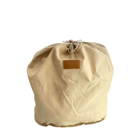 Baldinini Trend L21BAS1 Siena beige leather handbag with gold hardware, featuring a sleek design and adjustable shoulder strap.