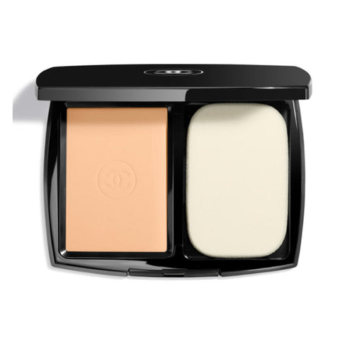 Chanel Ultra Le Teint Compact SPF 15 B40 foundation compact with mirror, featuring black packaging and beige powder inside.