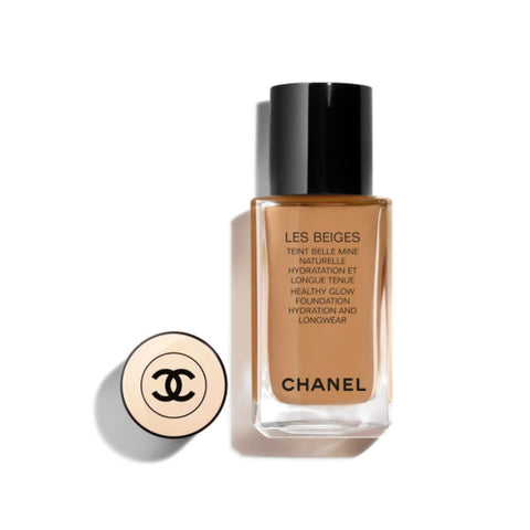 Jag Couture London-New York Chanel Les Beiges Foundation BD121 in 30ml, featuring a sleek bottle with beige liquid inside.