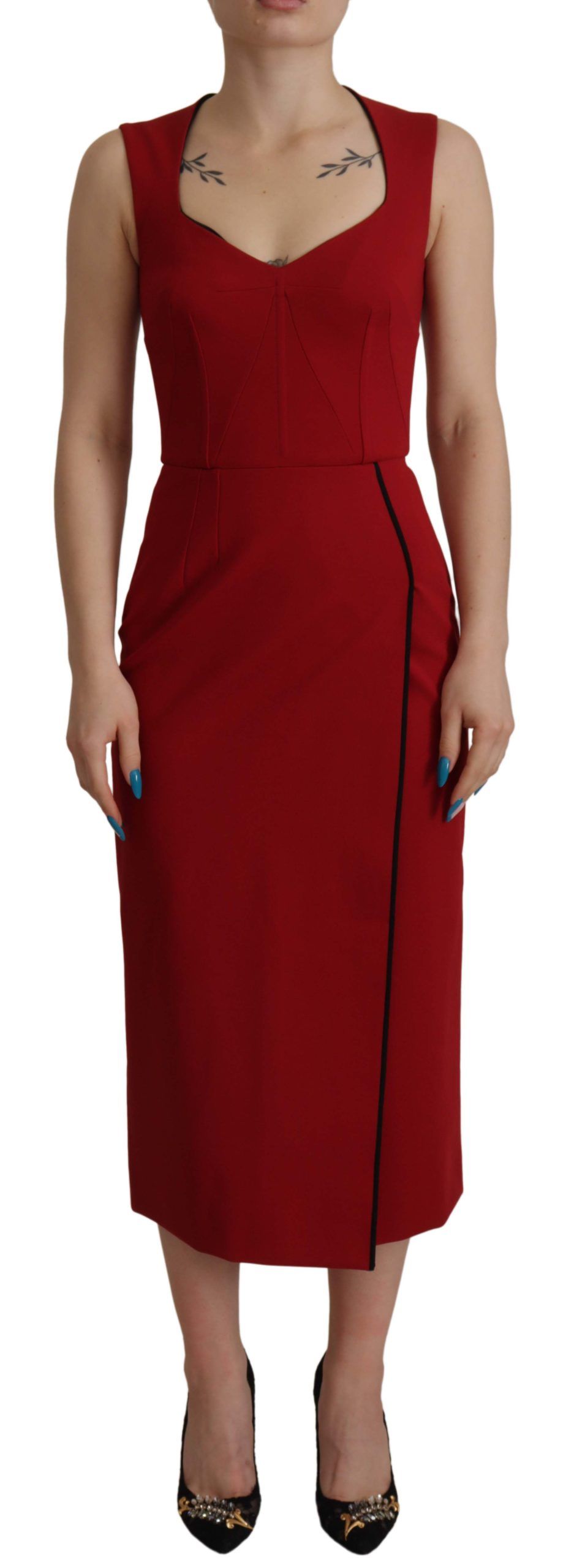 Red sweetheart neck bodycon midi dress by Dolce & Gabbana, fitted design with elegant sweetheart neckline and sleek midi length.
