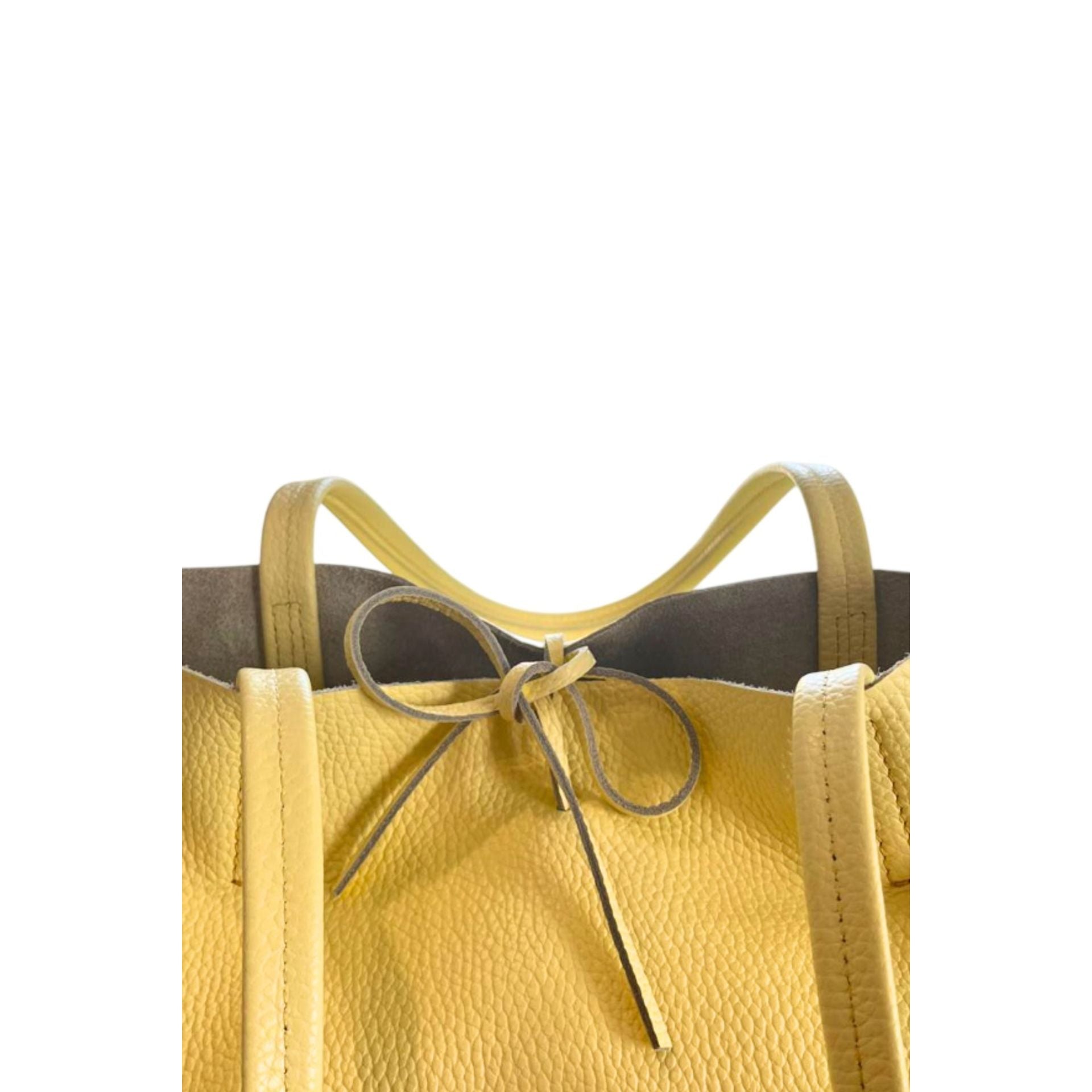 Yellow Baldinini Trend IR1607 Lucca leather handbag with gold hardware, stylish and spacious for everyday use.