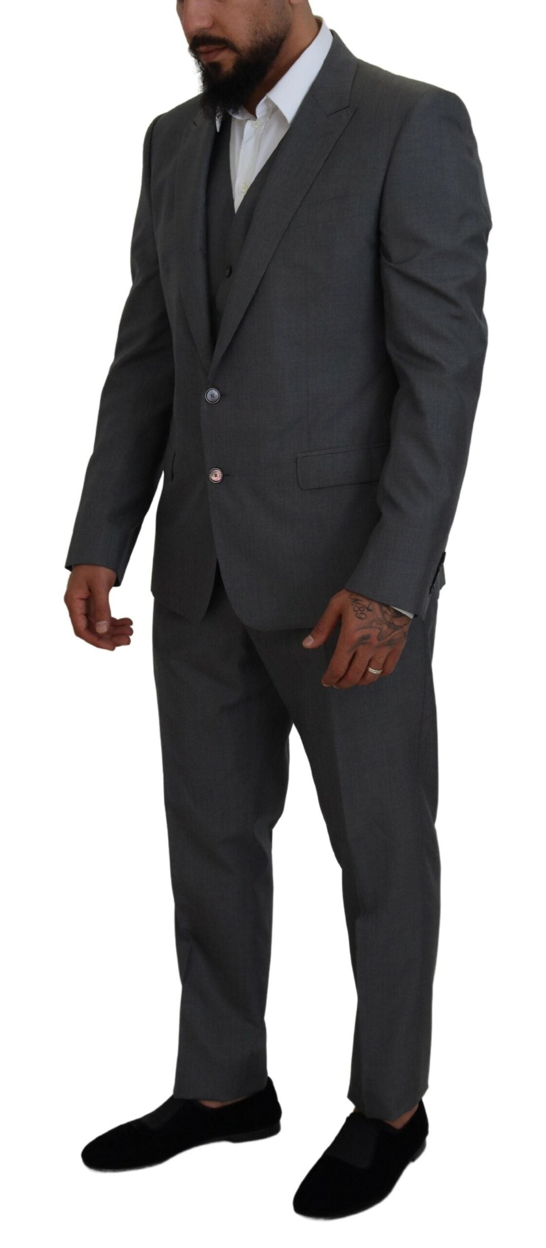 Gray Dolce & Gabbana Martini 3-piece slim fit suit displayed on a mannequin with matching trousers, blazer, and vest.