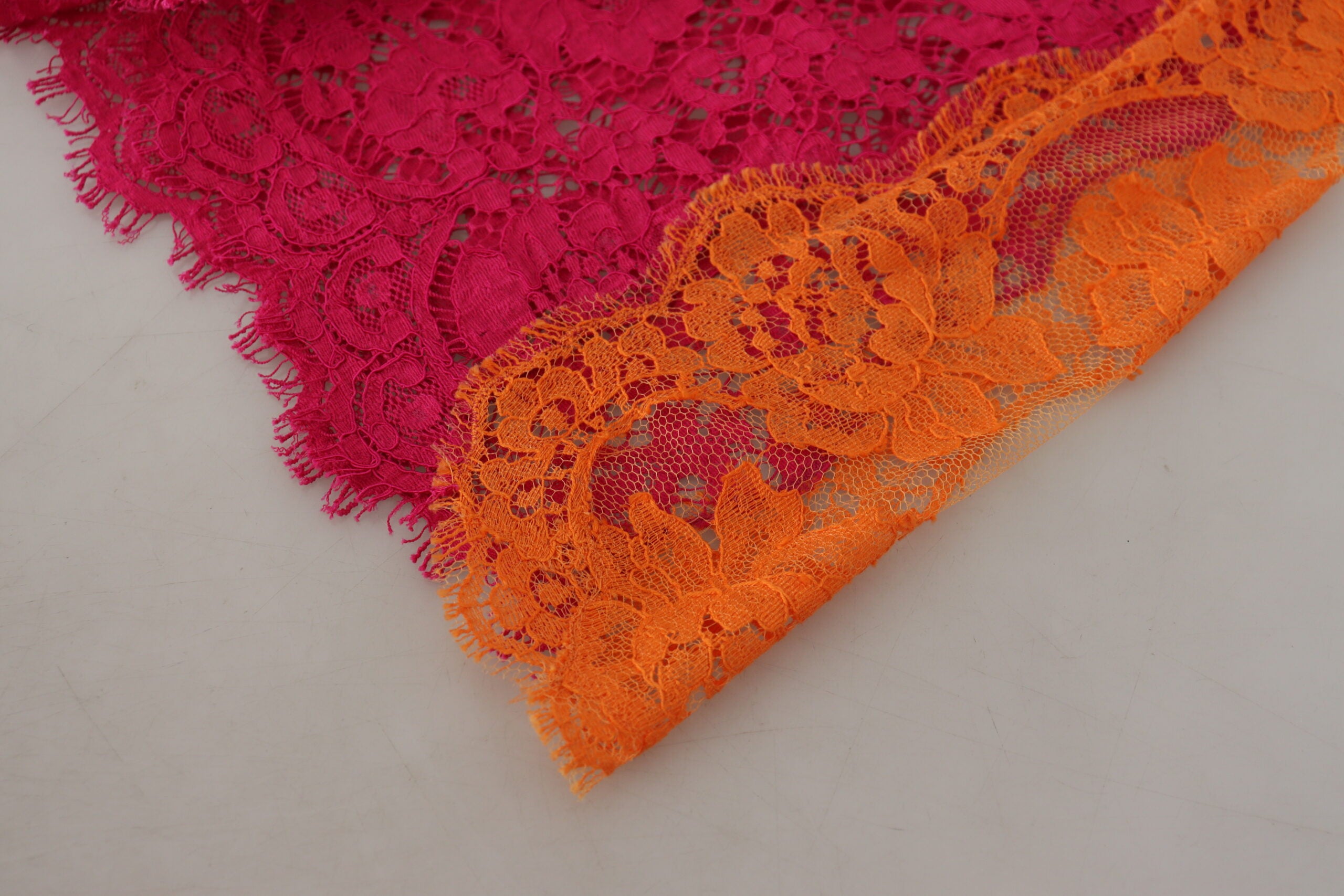 Pink orange lace cotton high-waist shorts by Dolce & Gabbana, featuring delicate lace details and a stylish high-rise fit.