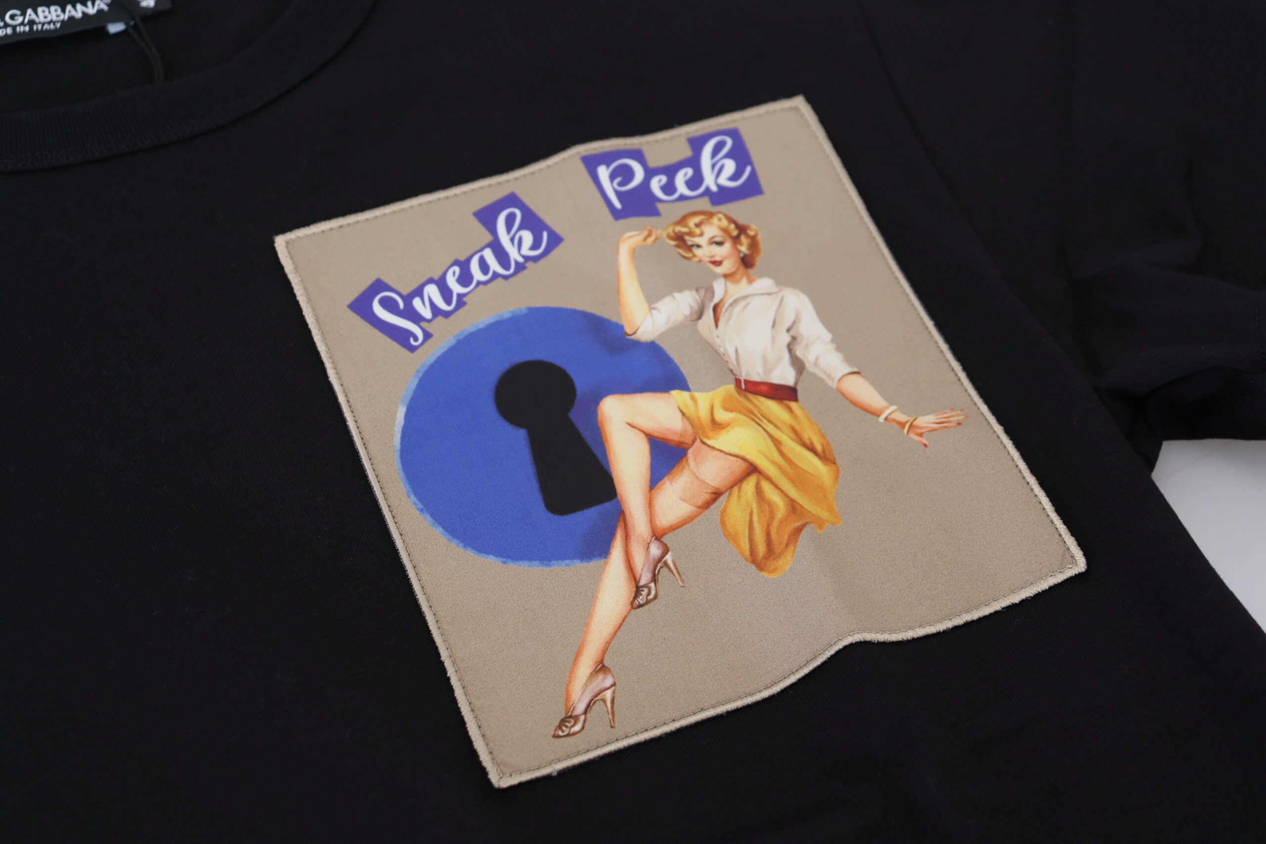 Black Dolce & Gabbana Sneak Peek cotton short sleeve T-shirt with a casual fit and classic crew neck design.