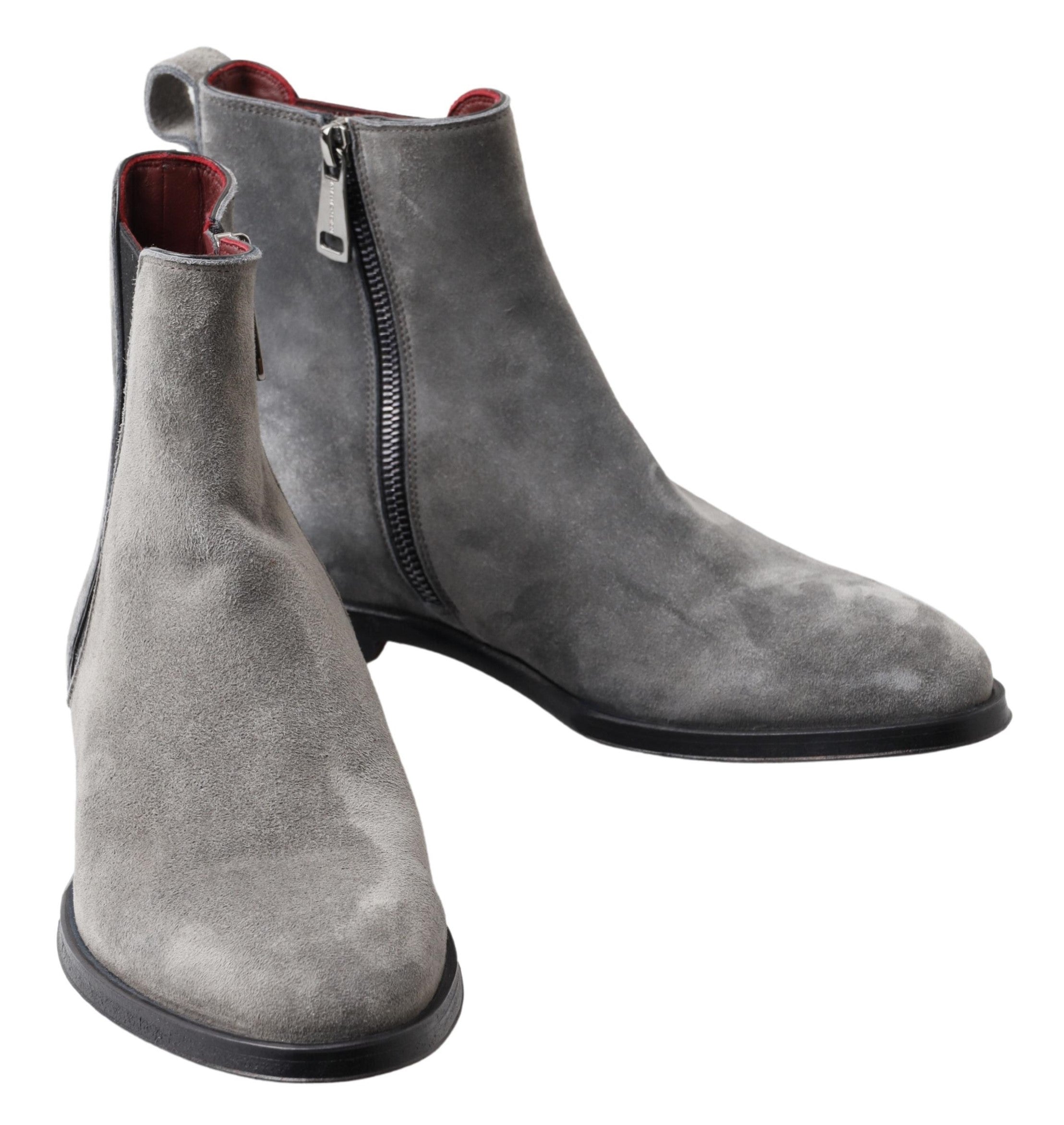 Gray leather men's ankle boots by Dolce & Gabbana, stylish footwear with sleek design and durable leather construction.