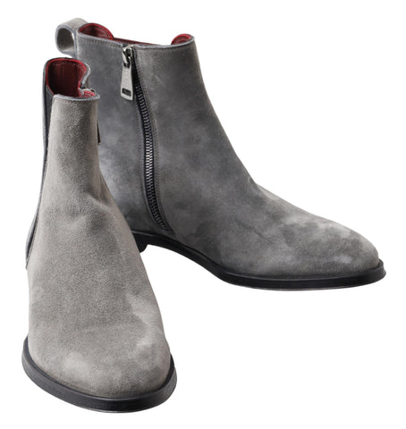 Gray leather men's ankle boots by Dolce & Gabbana, stylish footwear with sleek design and durable leather construction.