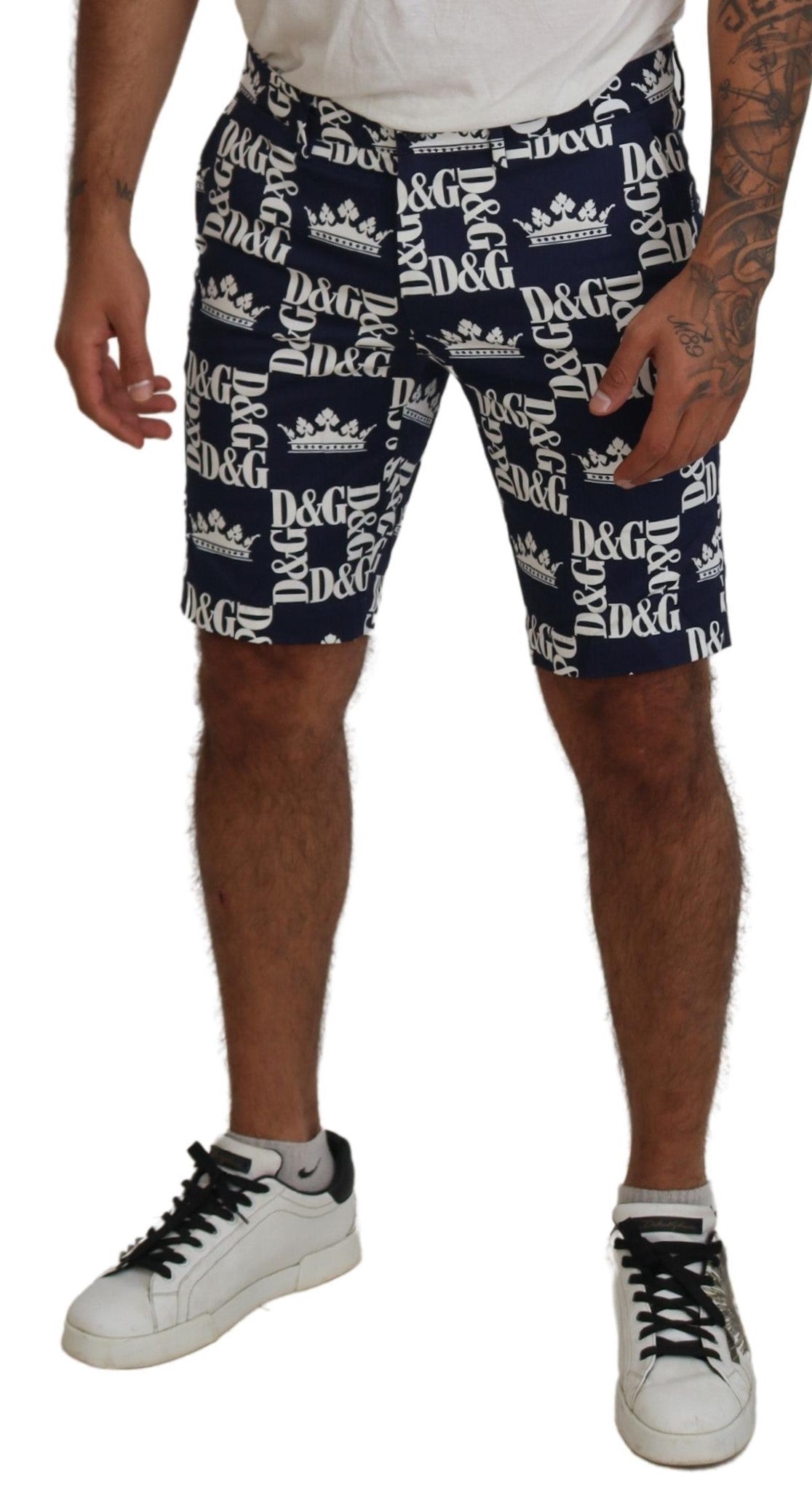 Blue Dolce & Gabbana logo print cotton chinos shorts with a relaxed fit and side pockets, perfect for casual summer wear.