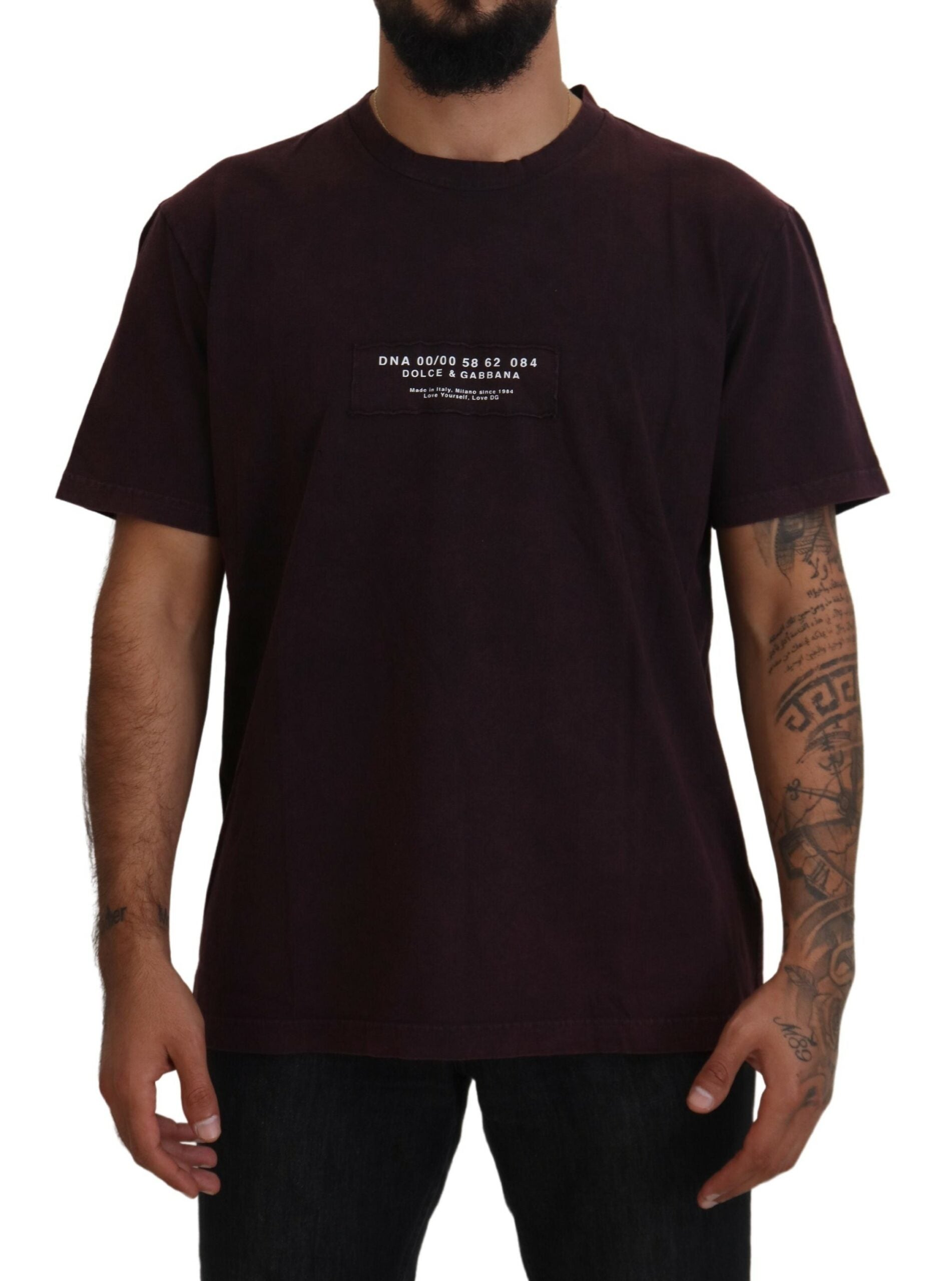 Dolce & Gabbana Bordeaux crewneck short sleeve T-shirt with a classic fit and soft fabric, displayed on a plain background.
