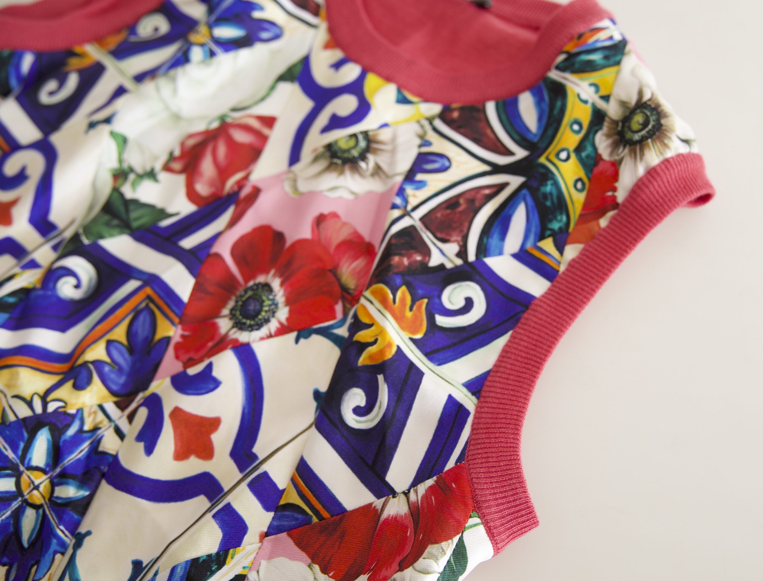 Multicolor floral majolica print Dolce & Gabbana crew neck tank top with vibrant floral pattern and sleeveless design.