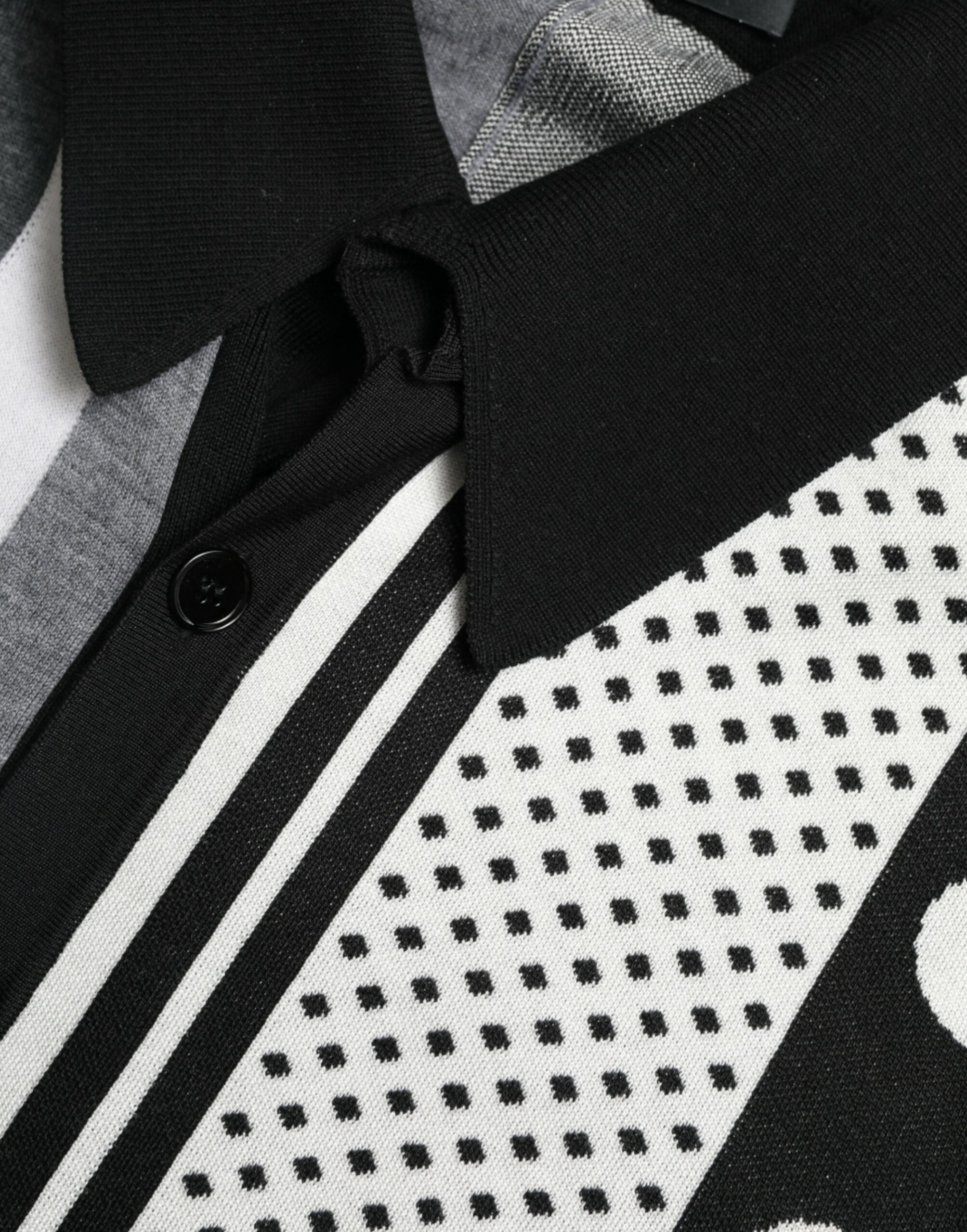 Black and white jumper cardigan polo sweater by Dolce & Gabbana, featuring a classic knit design and button-front detail.