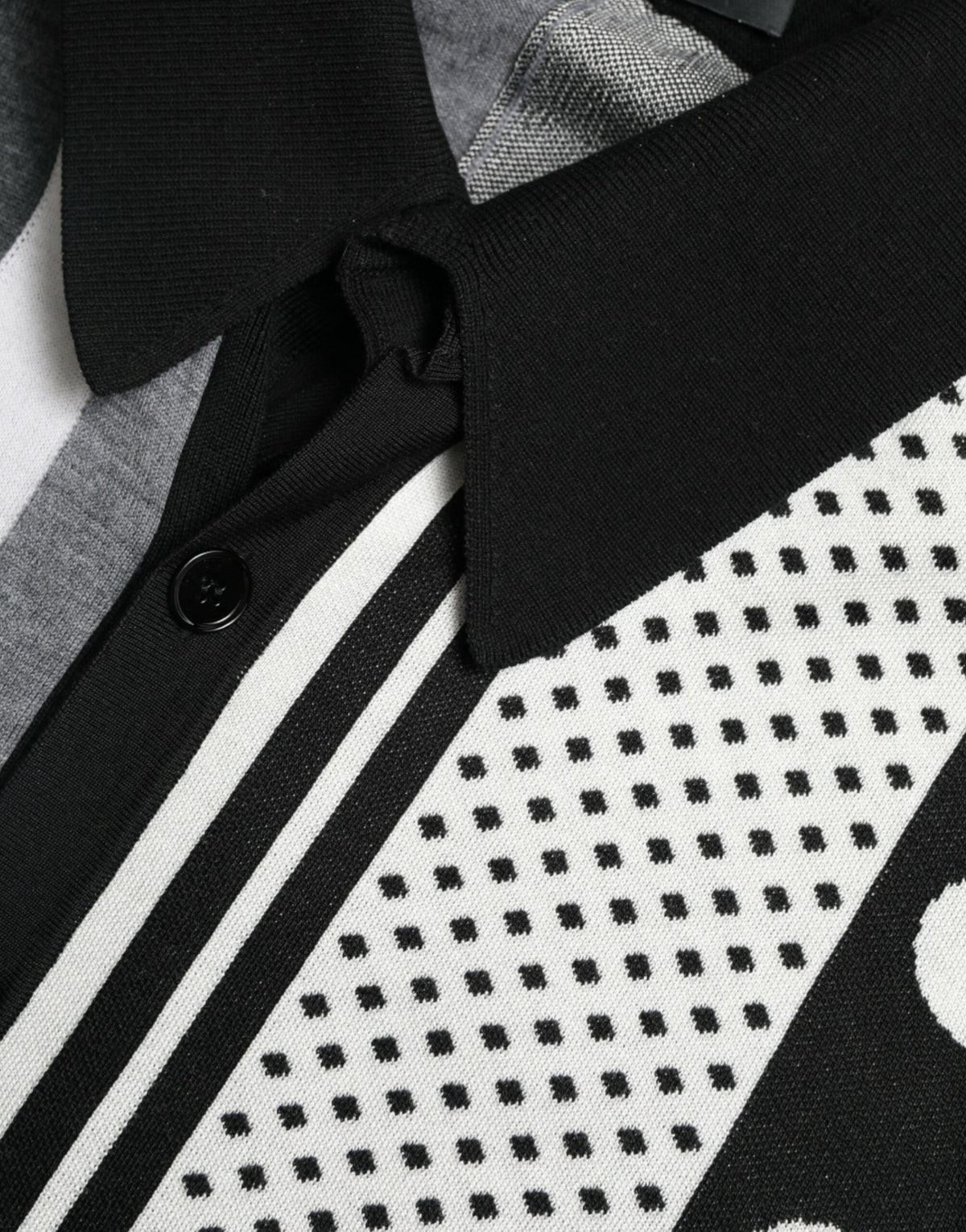 Black and white jumper cardigan polo sweater by Dolce & Gabbana, featuring a classic knit design and button-front detail.