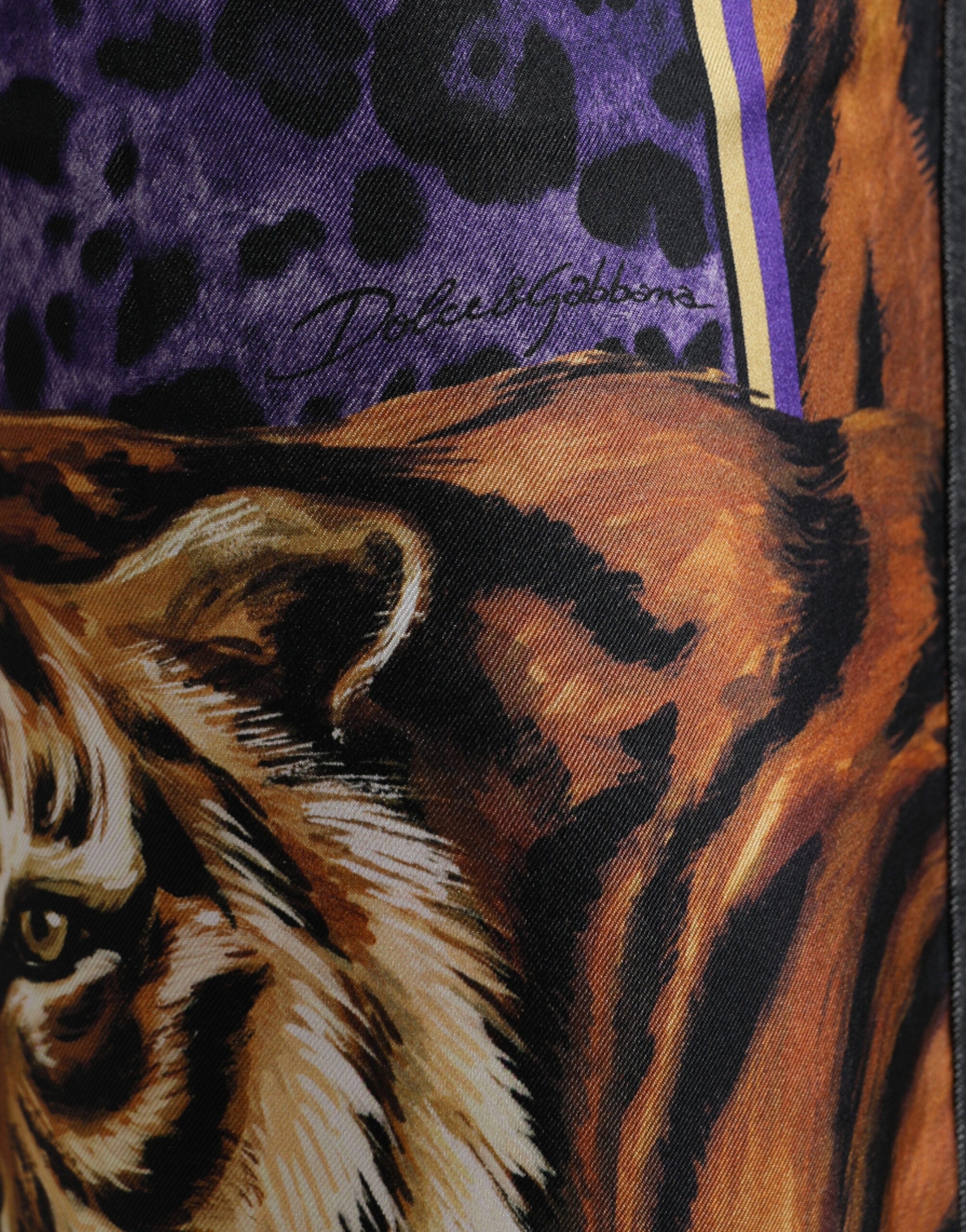 Multicolor tiger print cotton loose denim jeans by Dolce & Gabbana, shown with relaxed fit and vibrant design.
