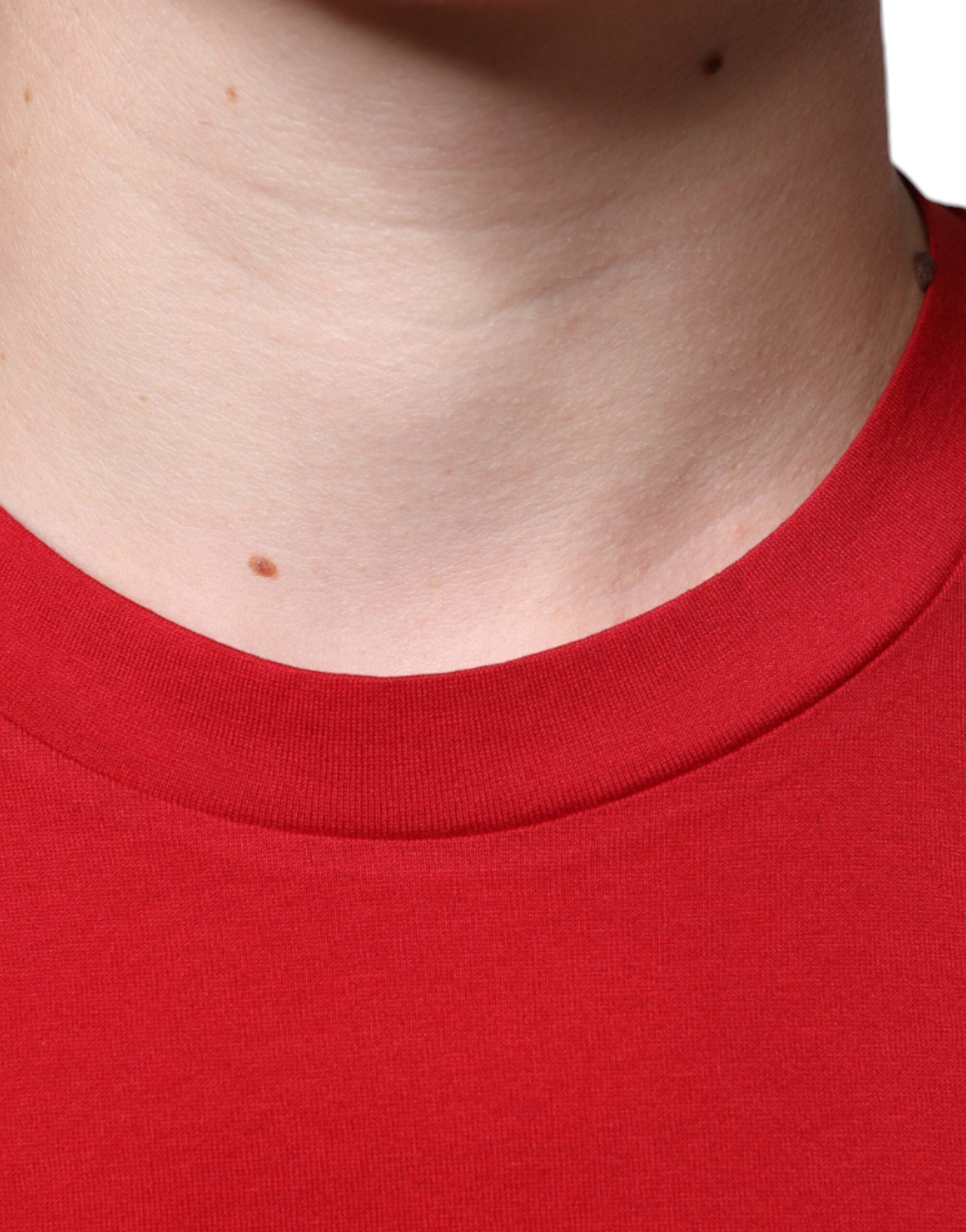Red cotton Dolce & Gabbana crew neck T-shirt with DG logo print, featuring a casual fit and stylish design.