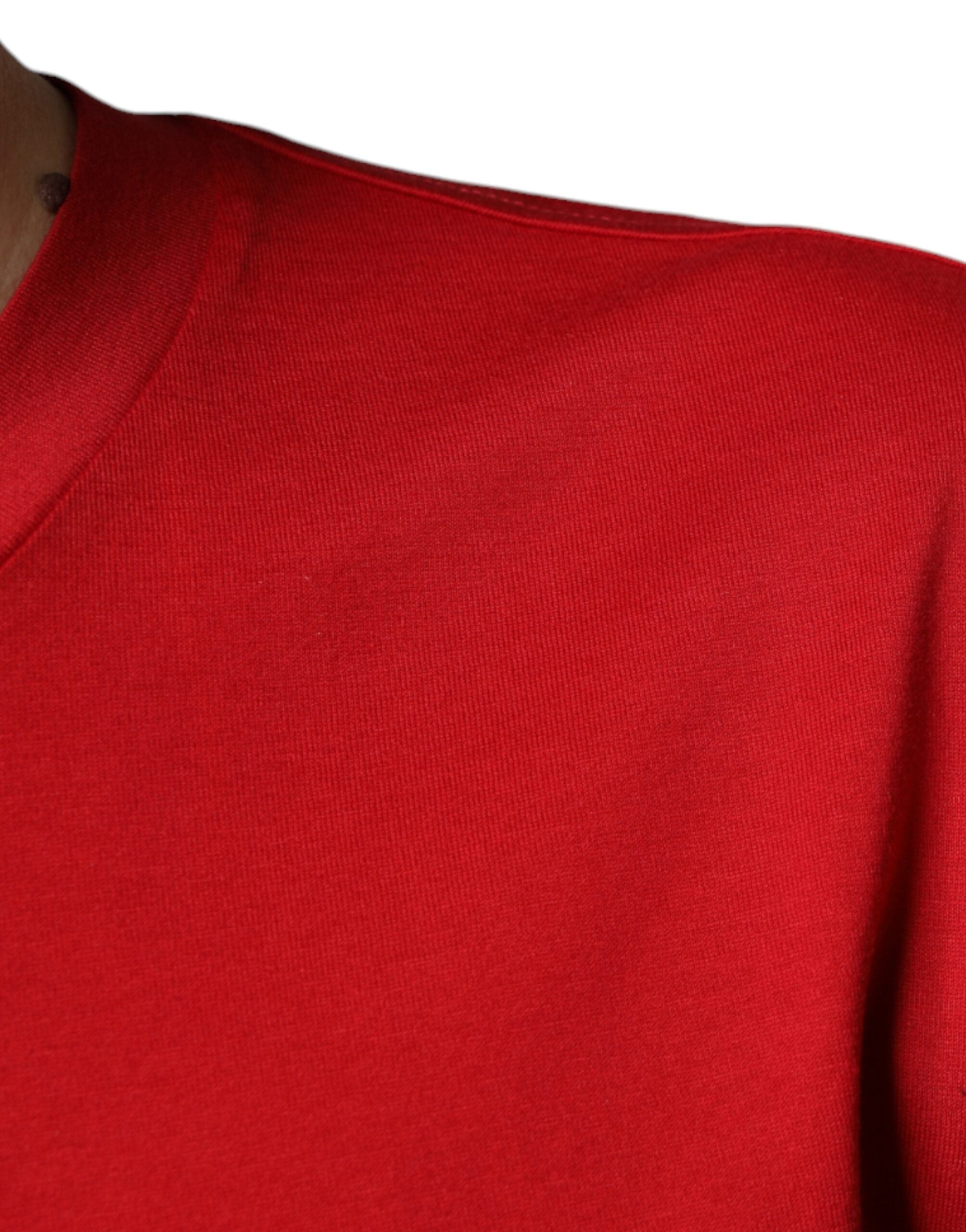 Red cotton Dolce & Gabbana crew neck T-shirt with DG logo print, casual and stylish men's clothing.
