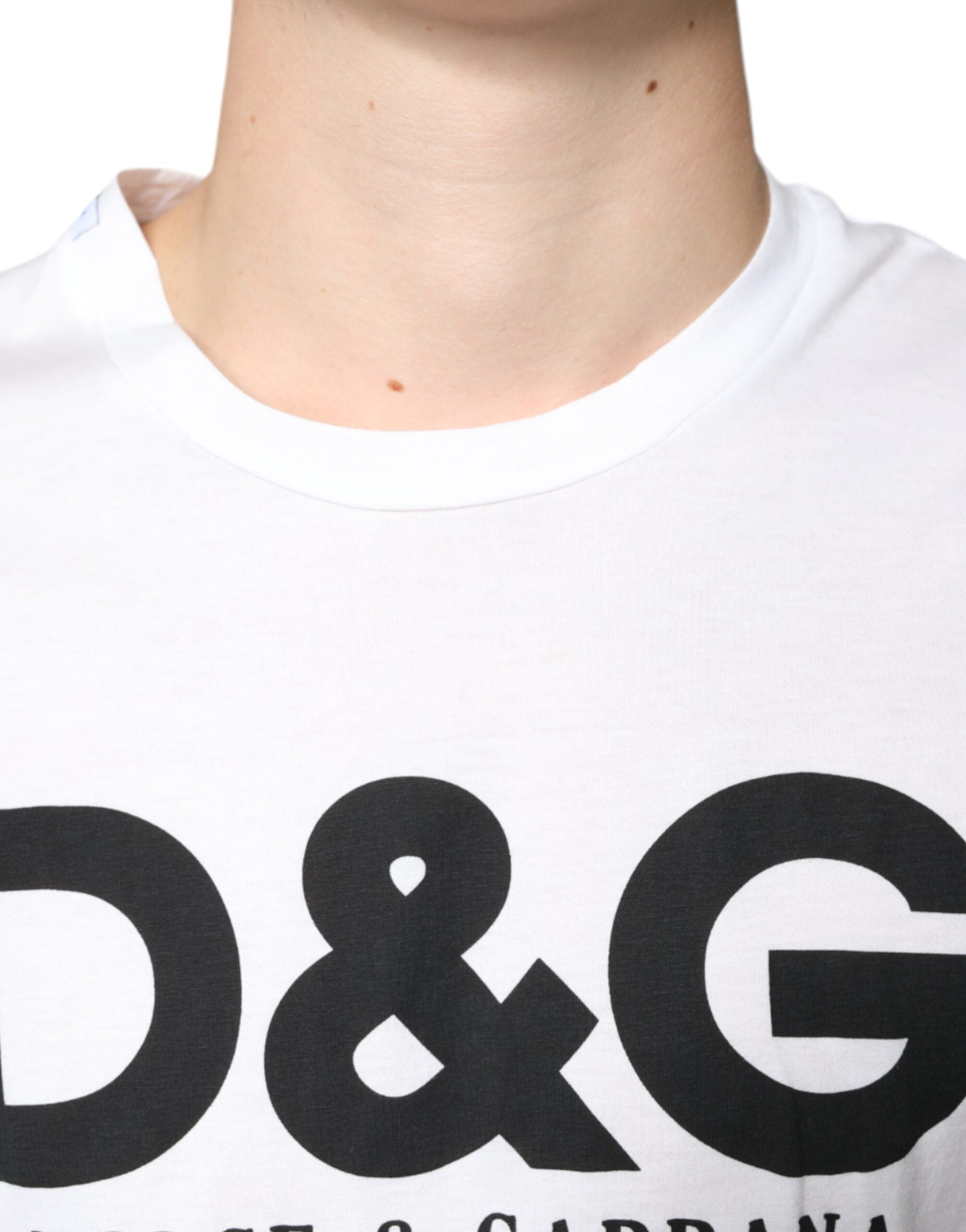 White cotton Dolce & Gabbana logo print casual T-shirt with short sleeves and relaxed fit.
