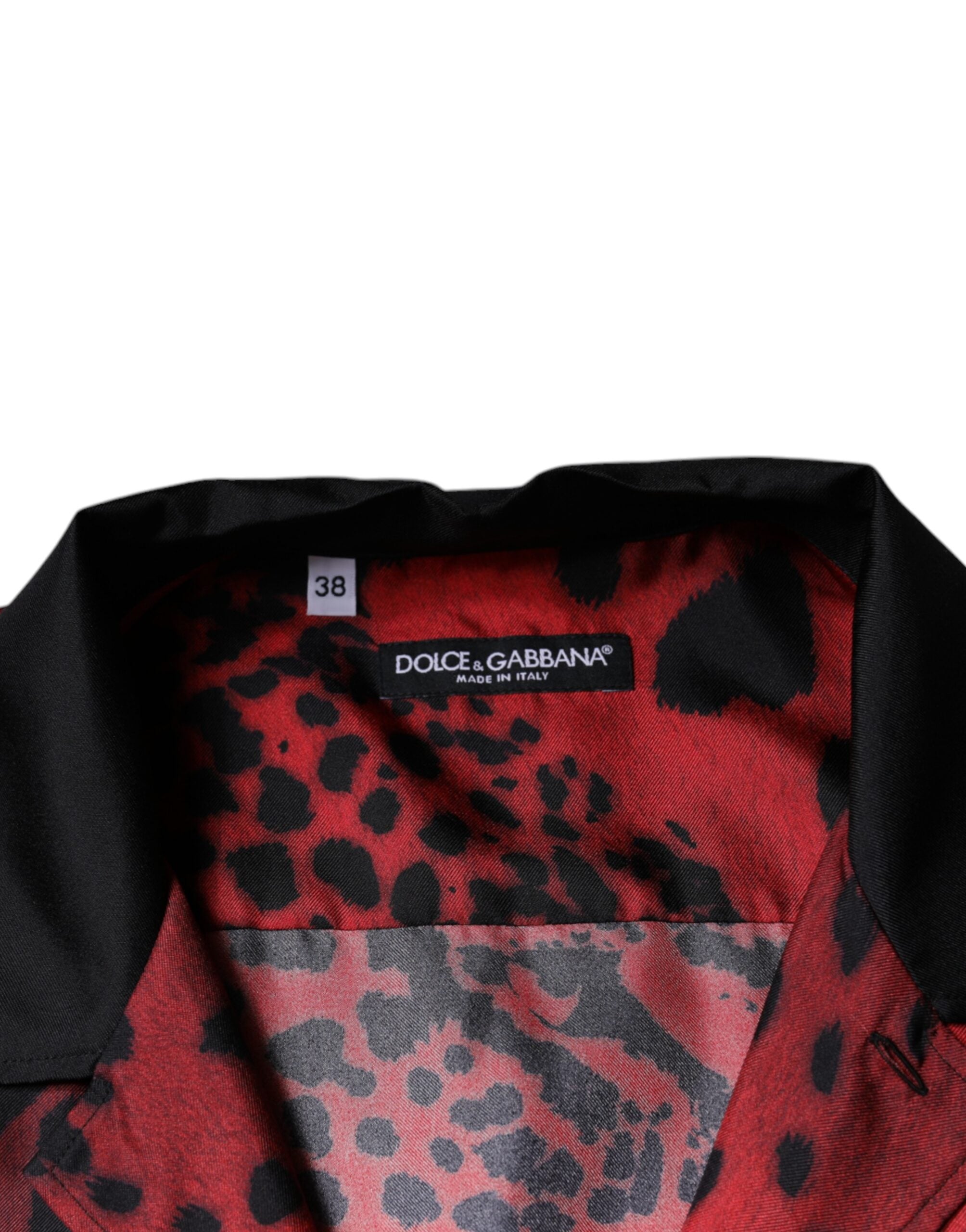 Red leopard silk button-down casual shirt by Dolce & Gabbana, featuring a stylish leopard print and classic collar.