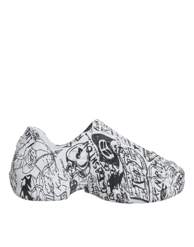 White and black graffiti-themed Dolce & Gabbana Daymaster sneakers with bold design and stylish details.