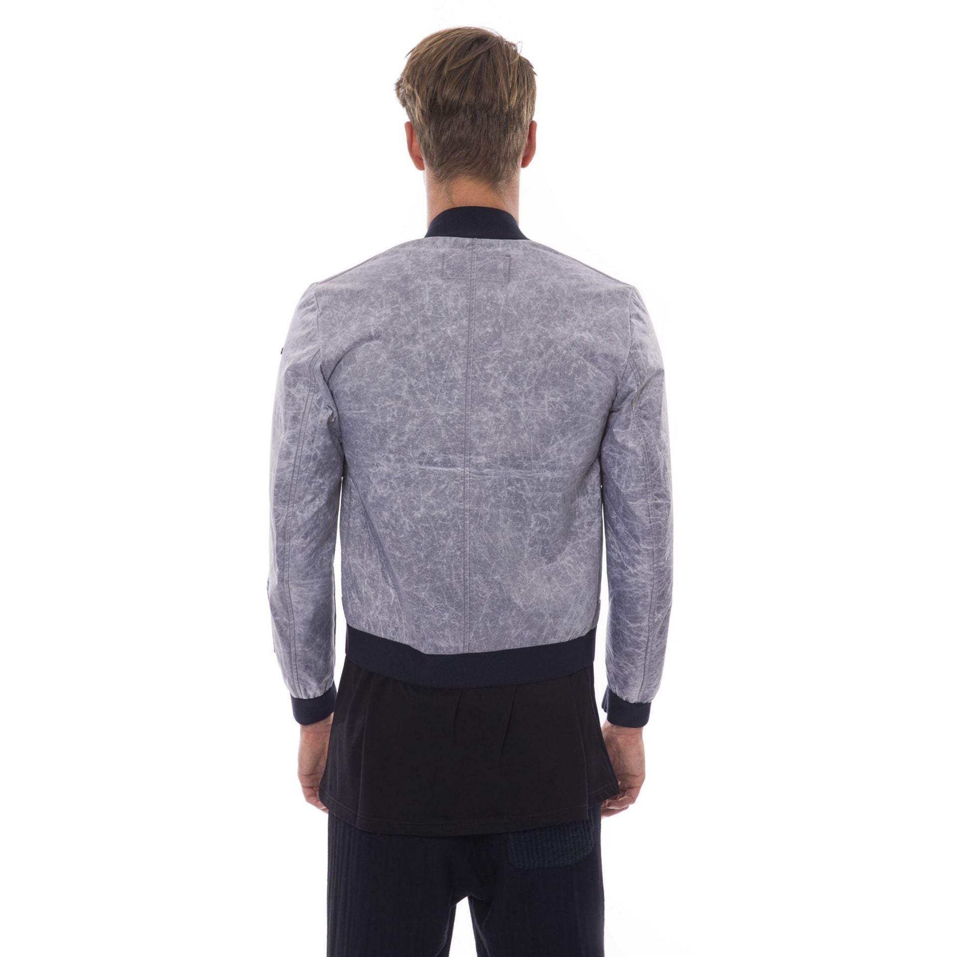 Jag Couture London - New York Nicolo Tonetto Sulfire GhiaccioIce fashion accessory with icy blue and silver design details.