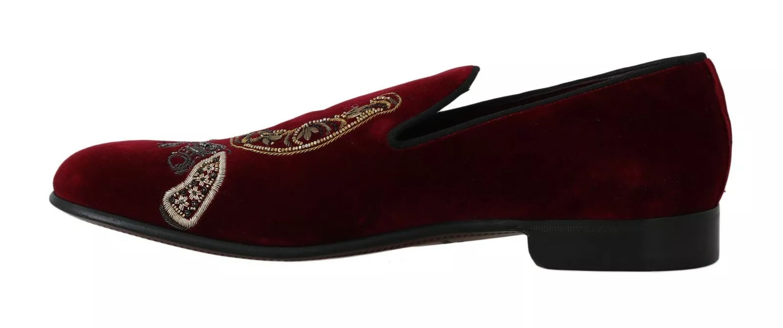Dolce & Gabbana Bordeaux velvet loafers with gun horseshoe detailing, showcasing luxurious slip-on shoe design.
