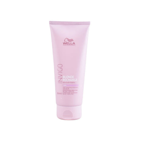 Wella Invigo Blonde Recharge color refreshing conditioner in 200ml bottle with blue and white packaging, designed for blonde hair.