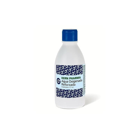 Bottle of Kern Pharma 4.9% hydrogen peroxide Agua Oxigenada in 250ml bottle, displayed with label and cap.
