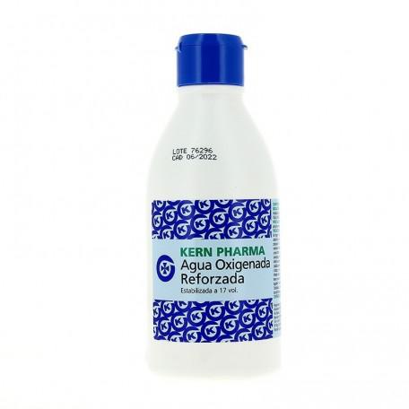 Bottle of 250ml Kern Pharma Agua Oxigenada Reforzada 5,1 peroxide solution with label and cap, on a white background.