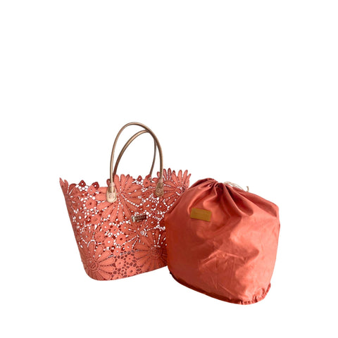 Pink Baldinini Trend L21BAS1 Siena leather bag with silver hardware, featuring a structured design and top handle.