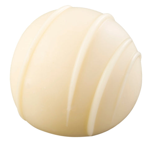 White chocolate and vanilla-flavored ganache mat by Jag Couture London, 15g, with smooth white surface and elegant presentation.