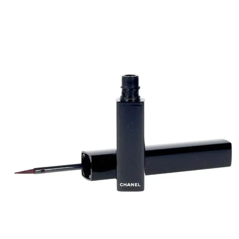 Chanel Le Liner De Chanel liquid eyeliner in shade 516 Rouge Noir, black eyeliner with sleek applicator, on a white background