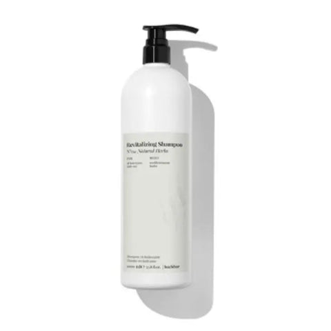 Farmavita Back Bar Revitalizing Shampoo Nº04 with Natural Herbs, 1000ml bottle, featuring a sleek pump dispenser and label.