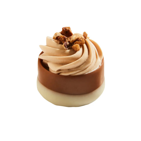 Liszt coffee ganache and caramelized pecan cupcake by Jag Couture London, showing a rich, topped cupcake with nuts and coffee flavor.