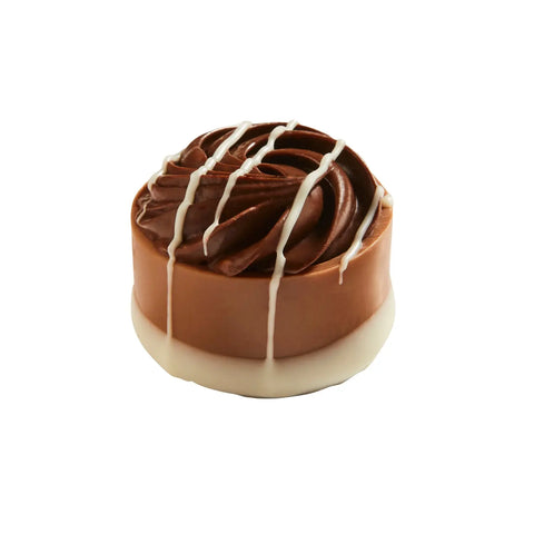 Dark chocolate crème cupcake by Mozart, 16.8g, from Jag Couture London New York with rich chocolate frosting and moist cake layer.
