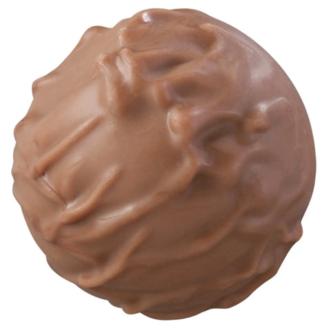 Oskar Melk milk chocolate with hazelnut praline 13.6g by Jag Couture London featuring a chocolate bar with hazelnut filling