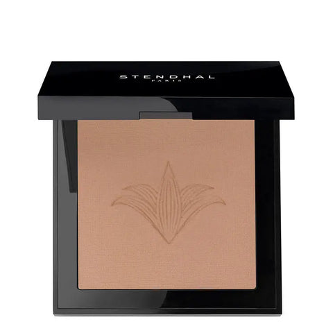 Stendhal Perfecting Compact Powder in shade 130 Ambre Rosé, 9g, with smooth powder texture and sleek compact case.