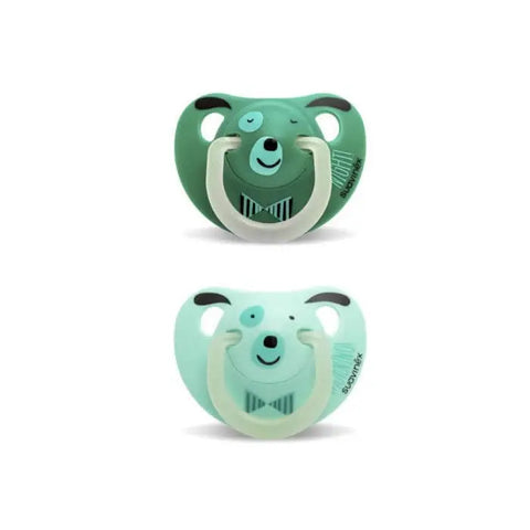 Set of two Suavinex night and day anatomical latex teat soothers, featuring soft, natural latex with ergonomic design for babies.
