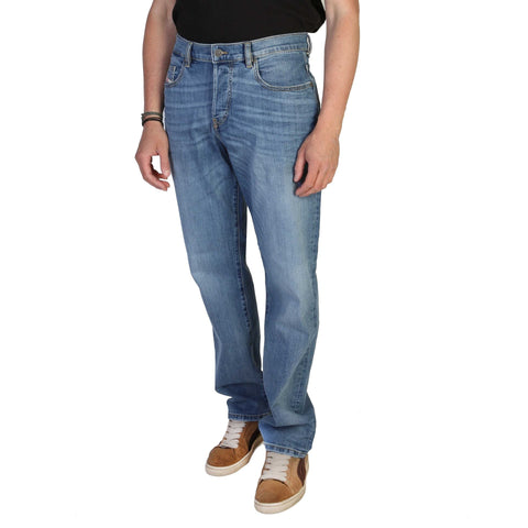 Diesel D-VIKER jeans from Jag Couture London – New York in dark wash with classic five-pocket design and straight-leg fit.