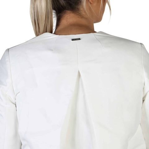 Guess W83N16_TWHT stylish white handbag by Jag Couture London - New York, with sleek design and elegant leather finish.