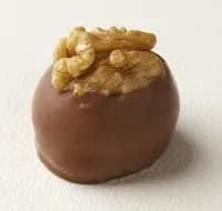 Jag Couture London Manon Lait - Light Hazelnut Caramel Mousse On A Croquant Base Hand Decorated With A Walnut 19G