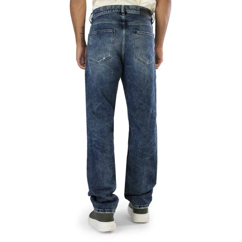 Diesel D-MACS_L32_00S5WB_0097G_01 men's slim-fit jeans by Jag Couture London New York, showcasing dark denim fabric and stylish design.