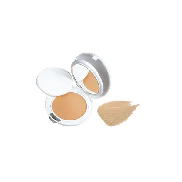 Avene Couvrance Compact Face Cream SPF 30 for normal to combination skin, with a beige compact case and mirror inside.