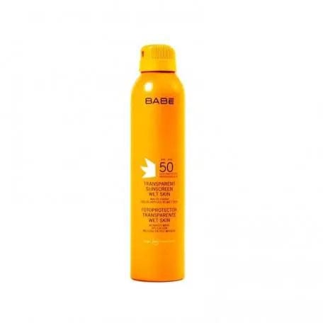 Jag Couture London - New York Babe Transparent Photoprotector SPF50 on wet skin, showing clear, lightweight sunscreen application with SPF 50.