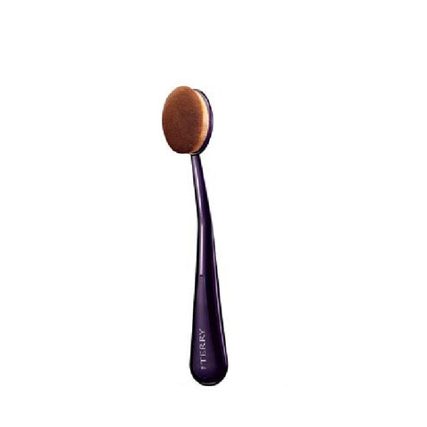 By Terry Pinceau Brosse Perfection Teint makeup brush with soft bristles for flawless foundation application.