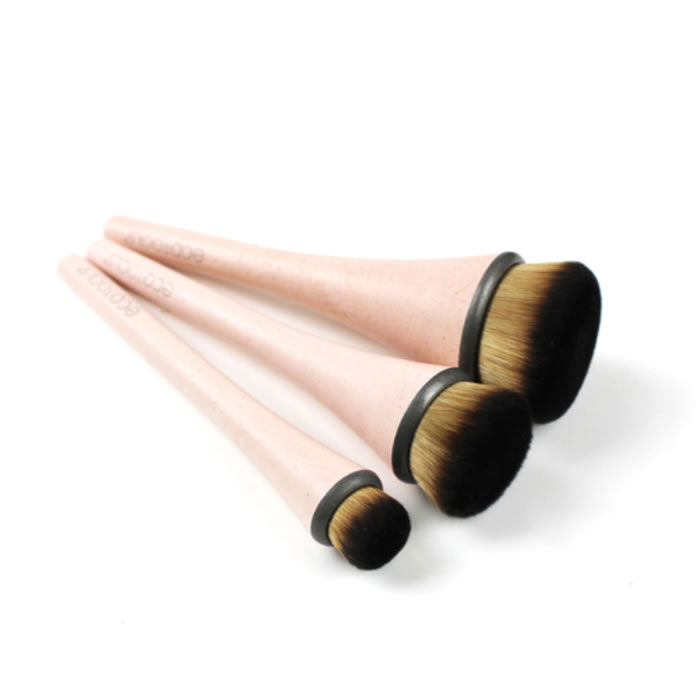 Ecotools 360º Ultimate Blend Set with three makeup brushes by Jag Couture London - New York, featuring eco-friendly design and soft bristles.