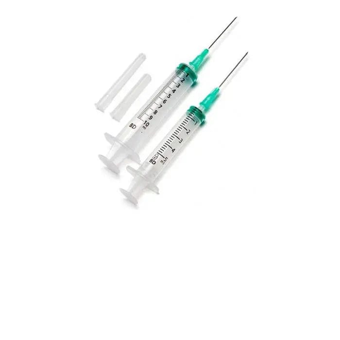 Emerald green syringe from Jag Couture London-New York, 5ml capacity, 21G needle, 0.8x40mm size, with clear markings